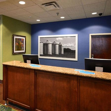 Hampton Inn Roxboro Buitenkant foto