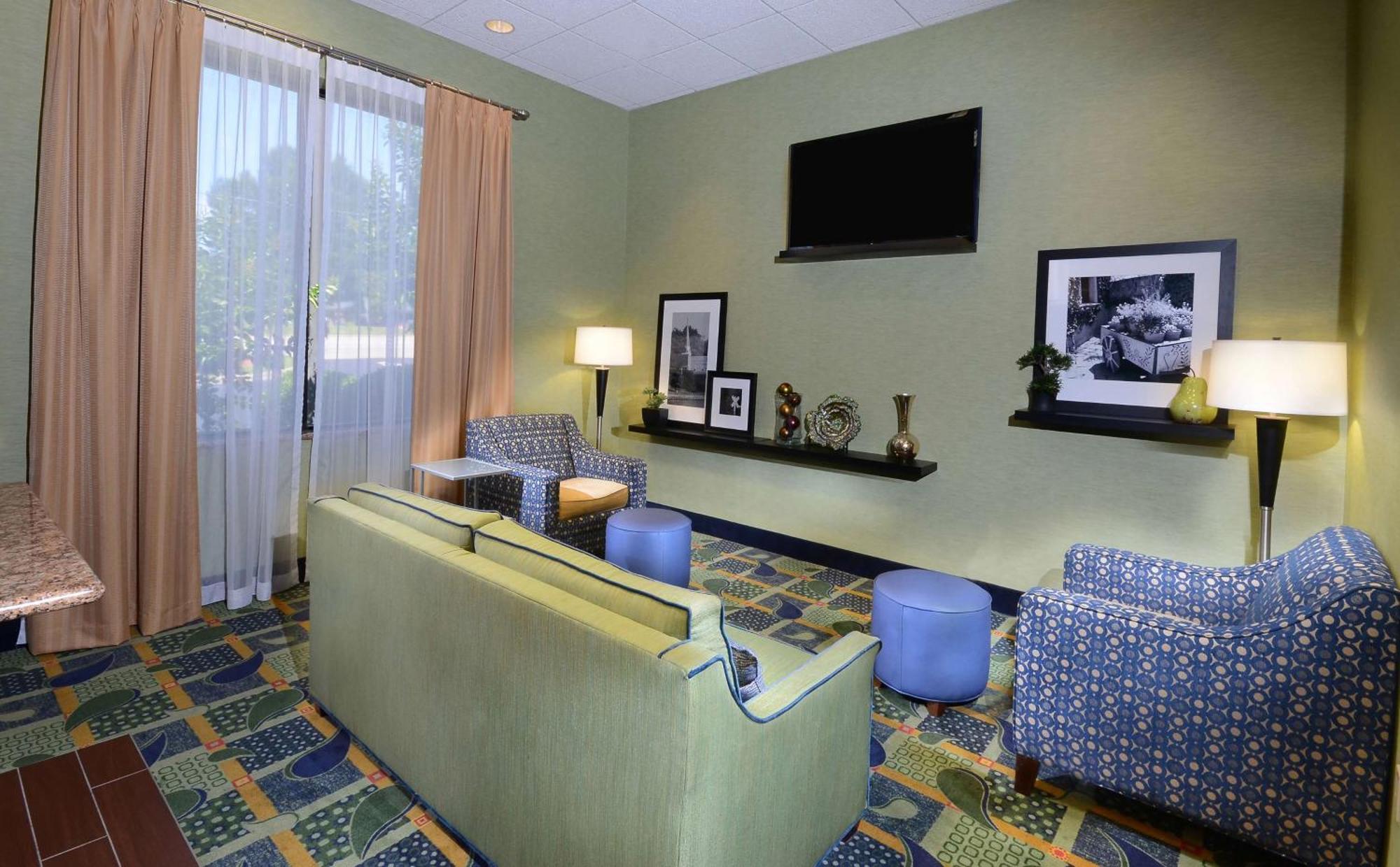 Hampton Inn Roxboro Buitenkant foto