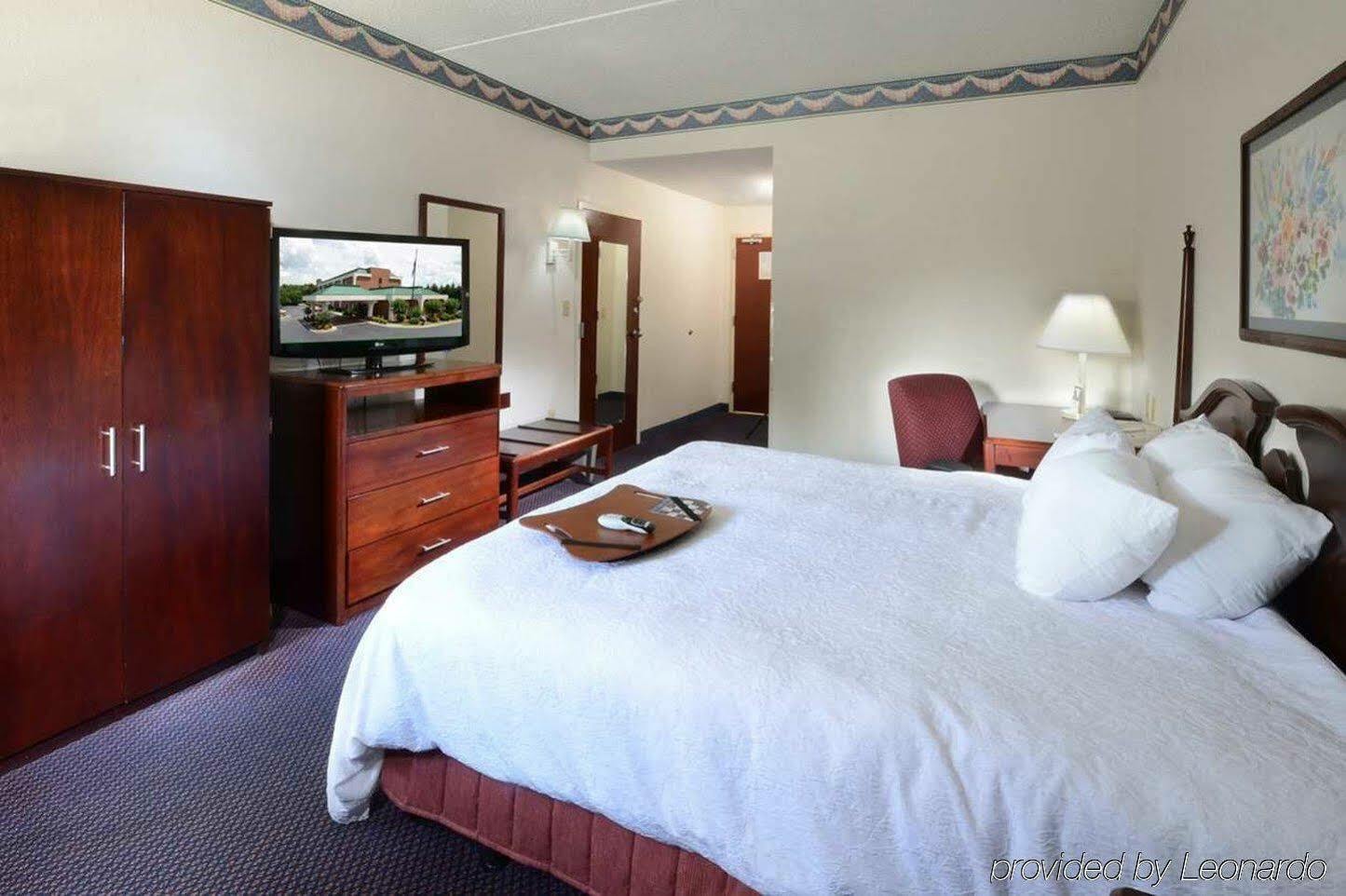 Hampton Inn Roxboro Buitenkant foto